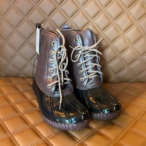 NWT Big Girls/Women’s duck boots